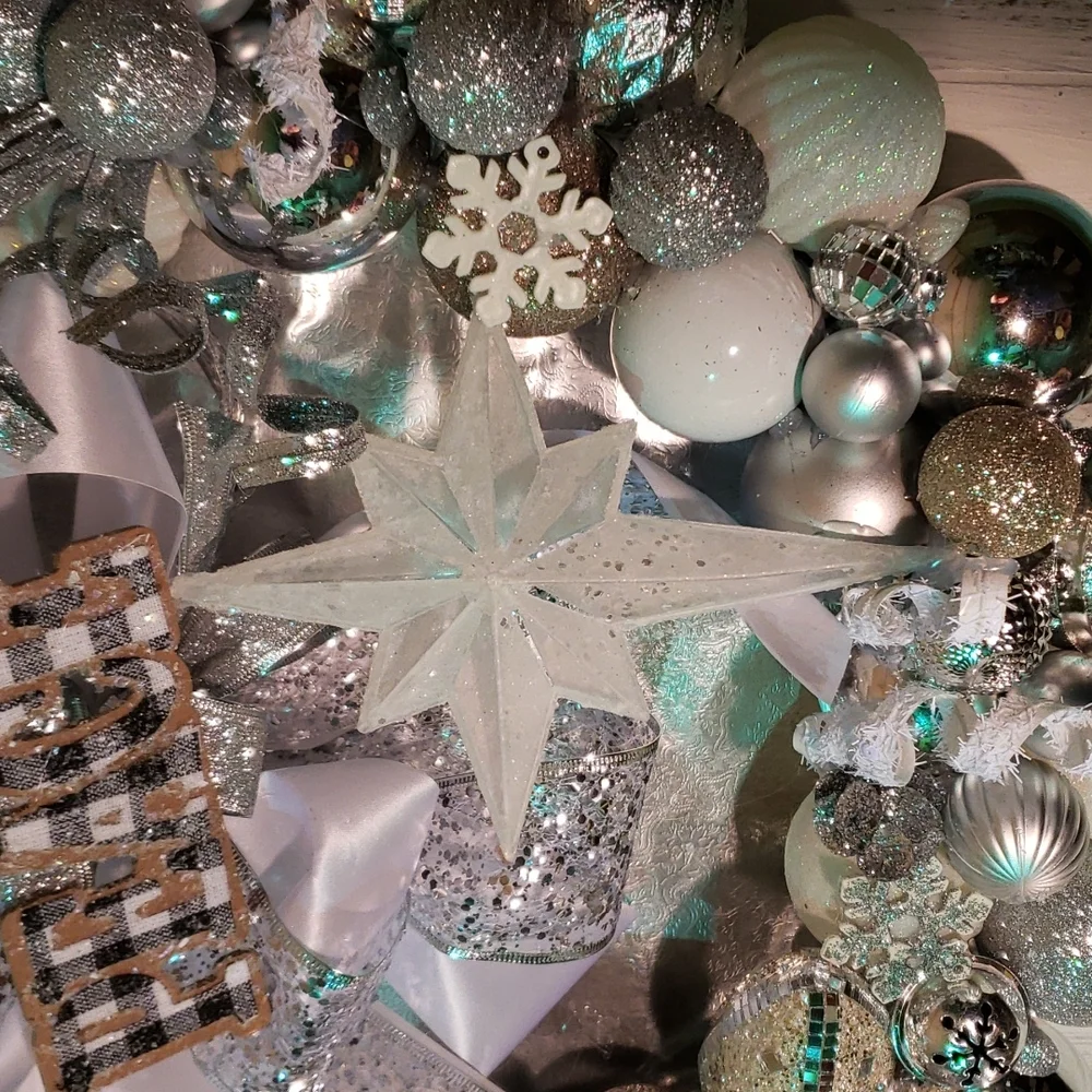 Silver Bauble Wreath